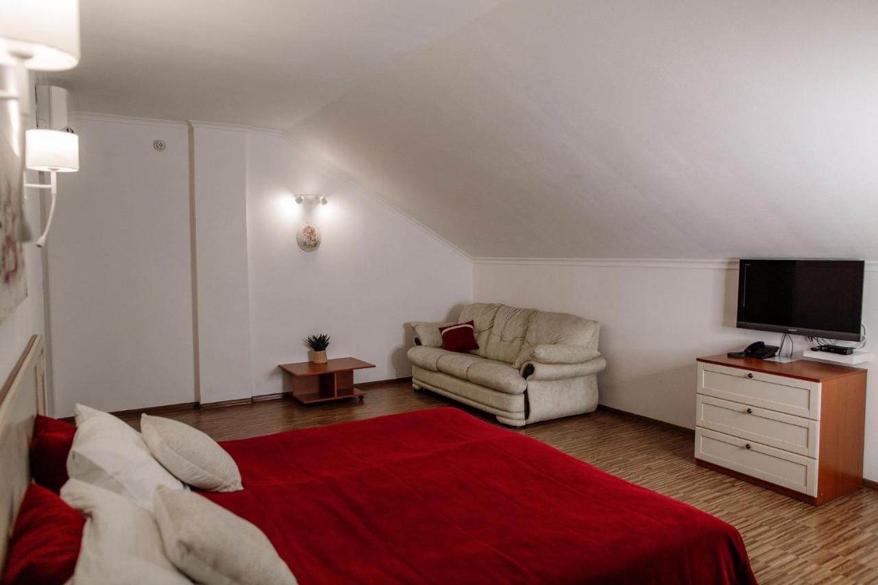 Hotel Veselyj Zajets Pirnove Esterno foto