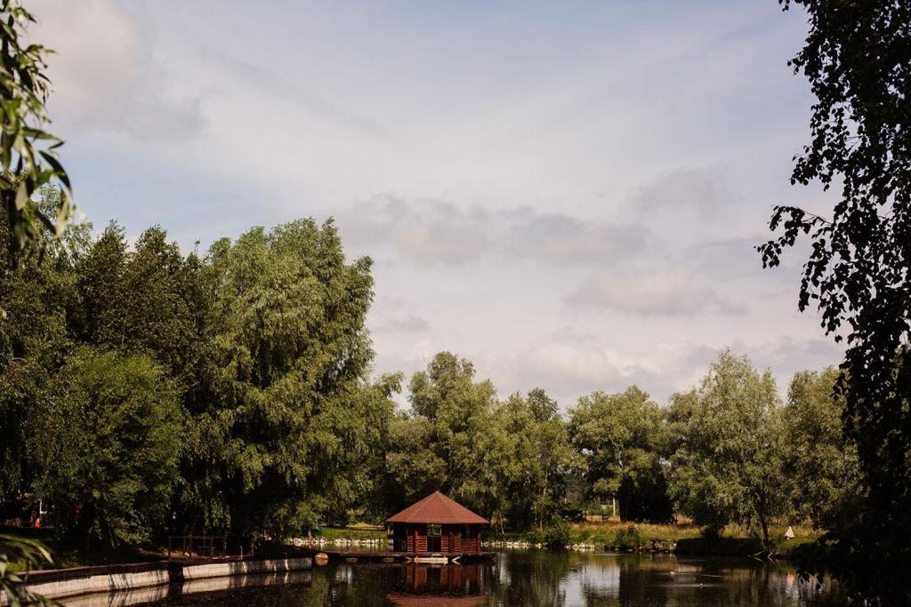 Hotel Veselyj Zajets Pirnove Esterno foto