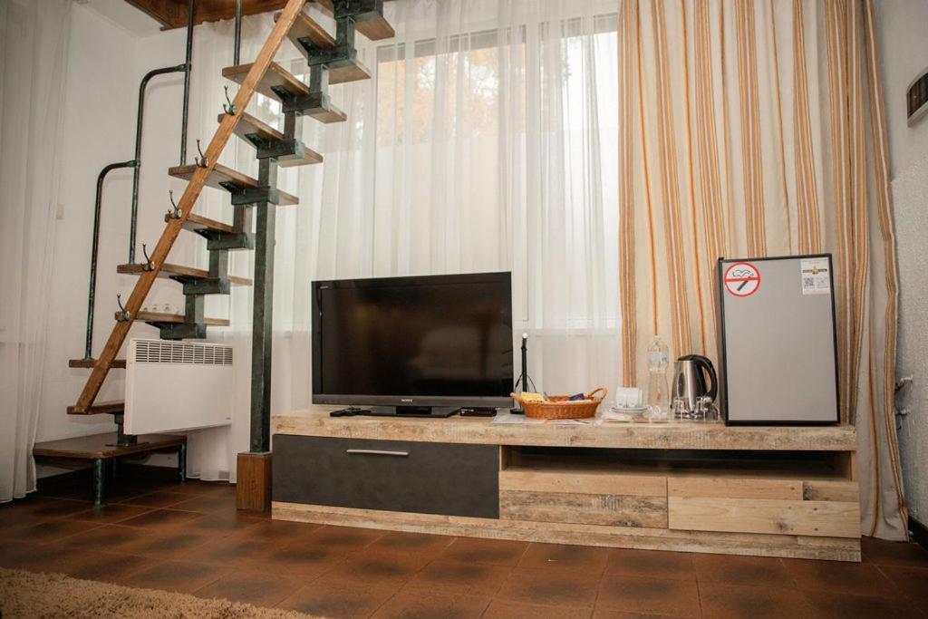 Hotel Veselyj Zajets Pirnove Esterno foto