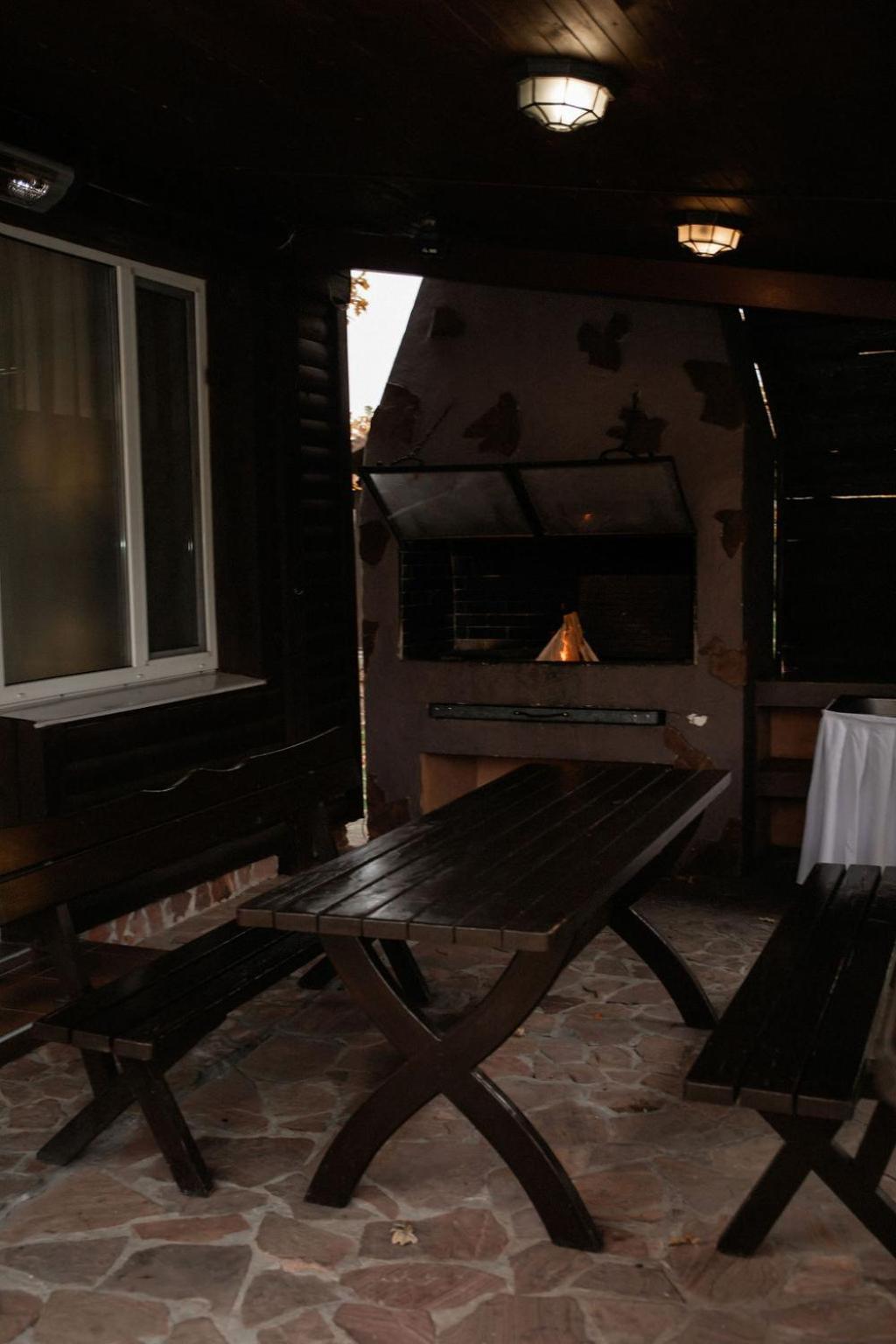 Hotel Veselyj Zajets Pirnove Esterno foto